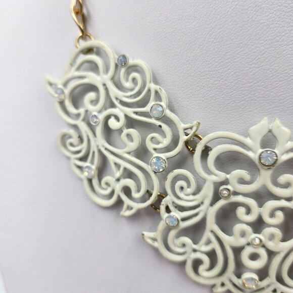 White Metal Fairy Necklace - Picture 3 of 9